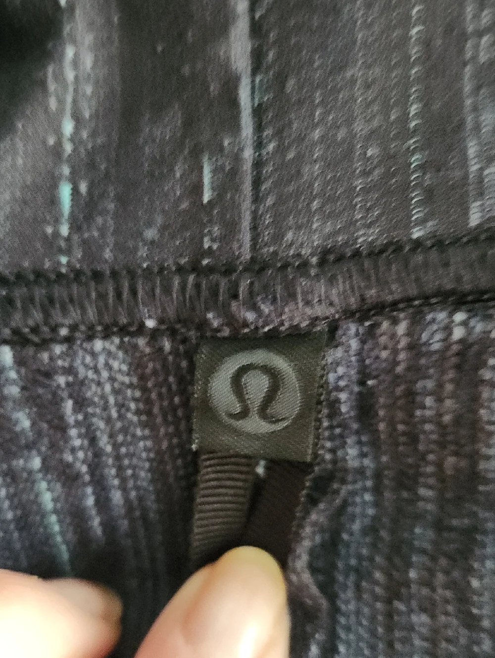 lululemon athletica lab varsa Black and Teal Ombre Cropped Hoodie